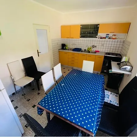 Tom Apartmán *