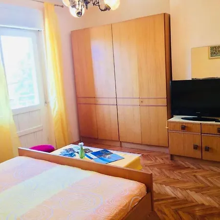 Tom Apartment