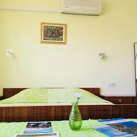 Tom Apartment *